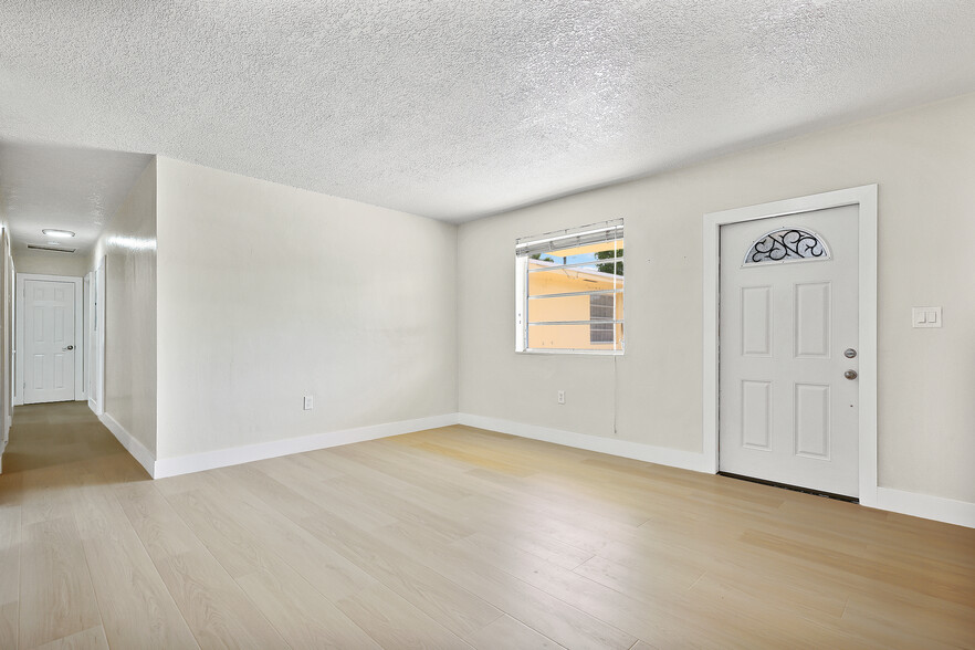 Building Photo - 532 SW 79th Ave