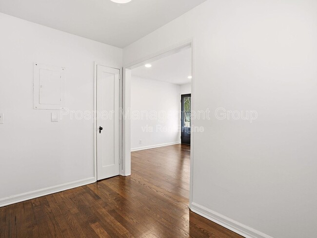 Building Photo - 4819 Boulevard Ln