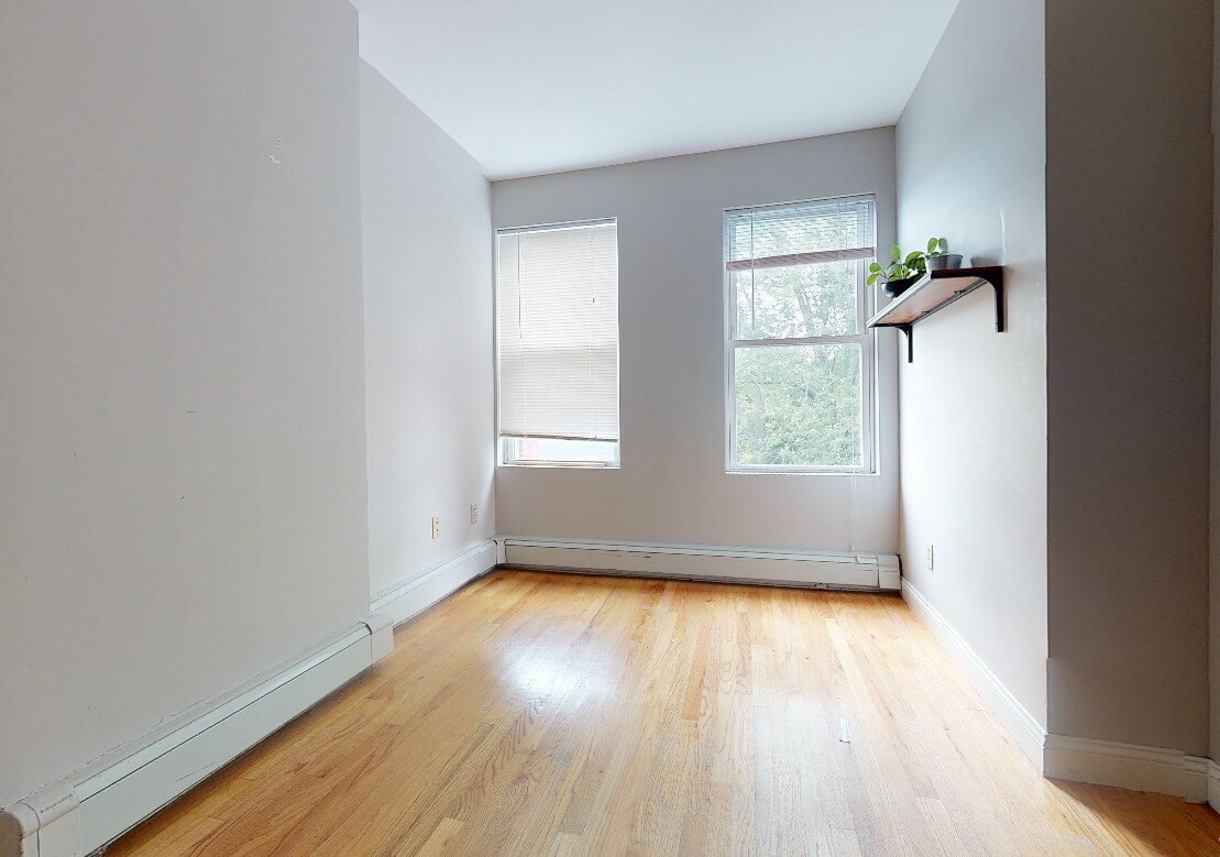 bed3 - 344 Putnam Ave