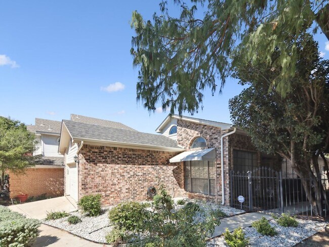 Building Photo - Spacious 2 Bedroom, 2 Bathroom Home in Eag...