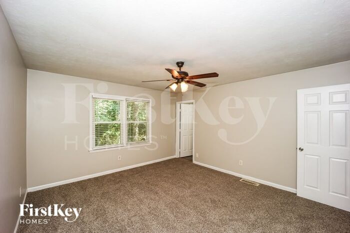 Building Photo - 420 Freestone Dr