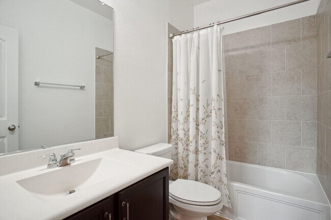 Building Photo - Incredible Home in Primrose Xing close to Chisholm Trail Pkwy & Benbrook Lake