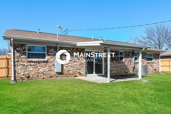 Building Photo - 3 Bedroom Pet-Friendly Home in BURLESON, T...