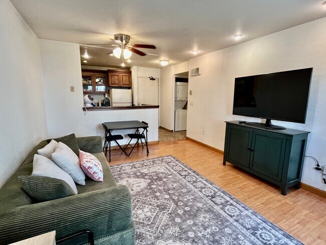 Building Photo - 3440 Lebon Dr