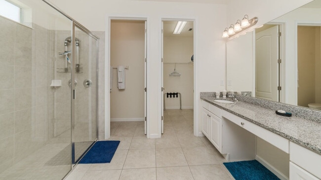 Building Photo - 4079 Oak Tree Dr