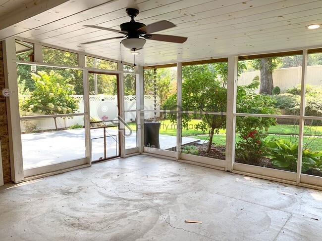 Building Photo - 7716 Royal Harbour Cir