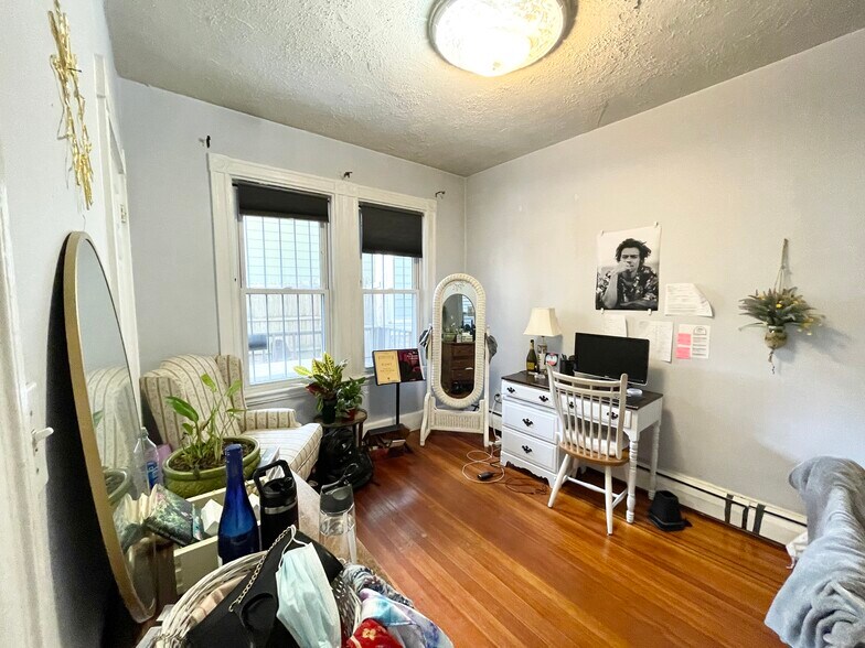 Building Photo - 55 Calumet St