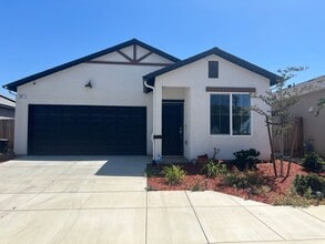 Building Photo - 587 Sandtrap Ln