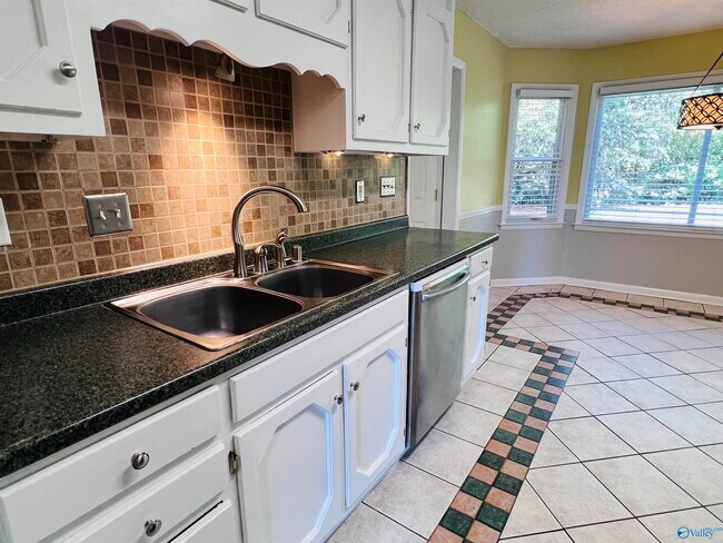 Building Photo - 116 Bibb Dr