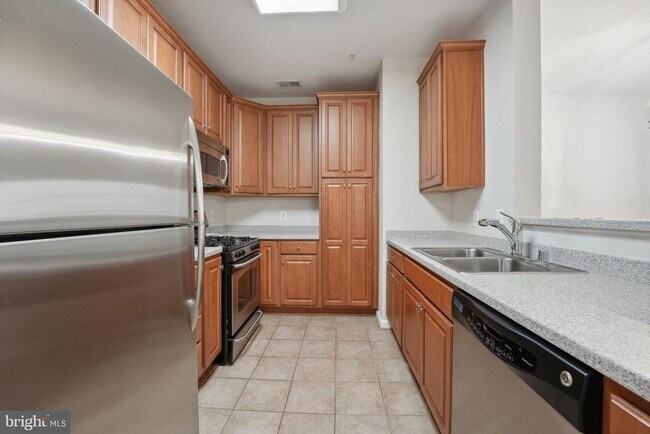 Building Photo - 21216 McFadden Square