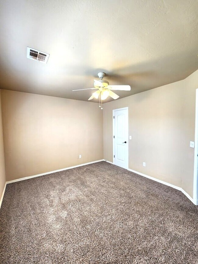 Building Photo - 13707 Oxford Dr