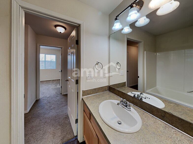 Building Photo - 11610 188th St E