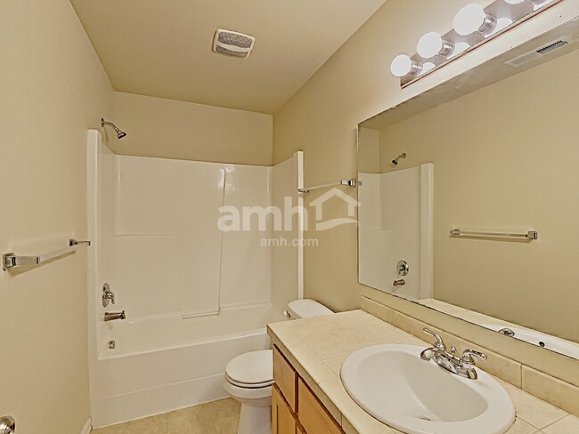 Building Photo - 9309 NE 81st St