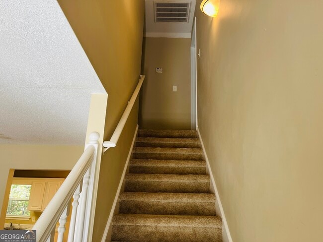 Building Photo - 129 Lost Lake Dr