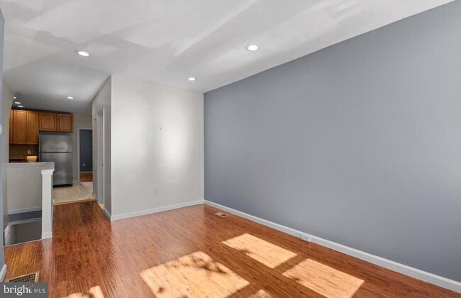 Building Photo - 1911 72nd Ave