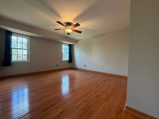 Building Photo - 727 Jacques Cir