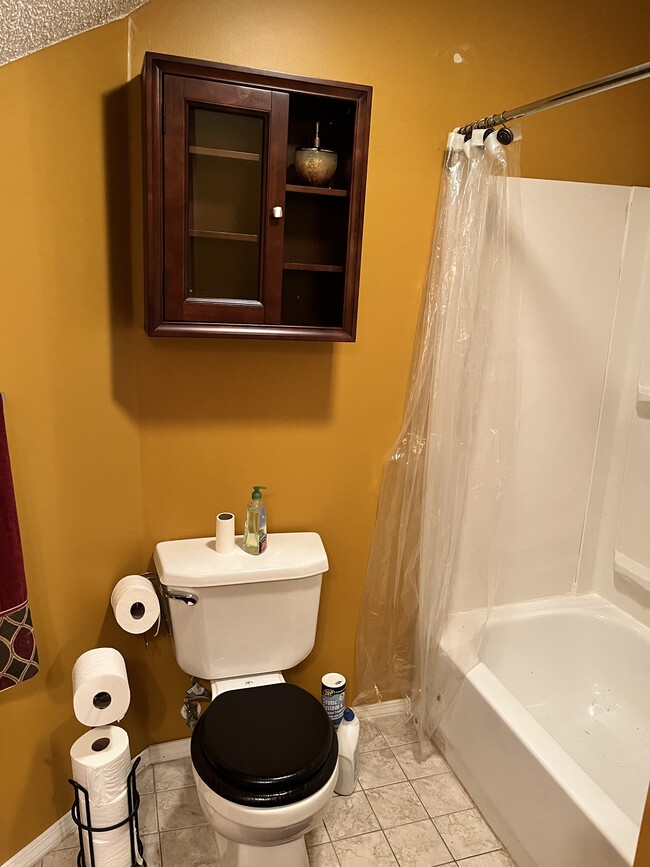 Building Photo - 4220 Glenroy Dr