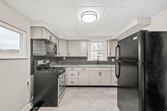 Building Photo - Stunning 3 bedroom home in South Park avai...