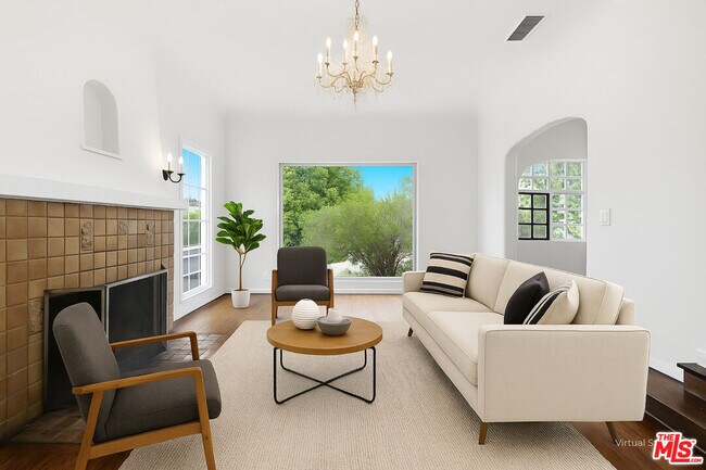 Primary Photo - 2132 Cove Ave