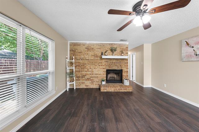 Building Photo - 721 Oakwood Ln