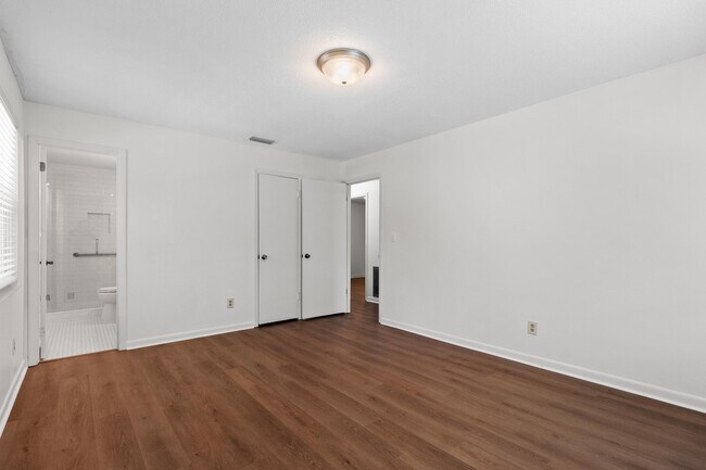 Building Photo - 3108 Briarwood Dr