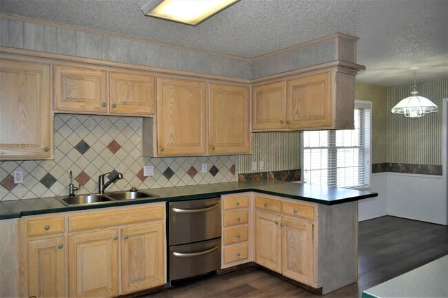 Building Photo - 8405 Fremont Ave