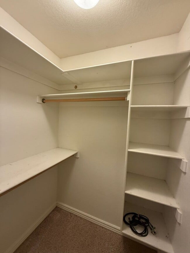 Building Photo - Now Pre-leasing for Mid-April