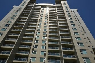 Building Photo - 215 N King St