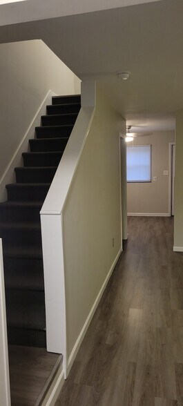 Building Photo - 1109 Chester St