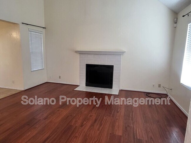 Building Photo - 125 Serpentine Dr