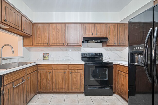 Building Photo - 4304 Sherwood Ln