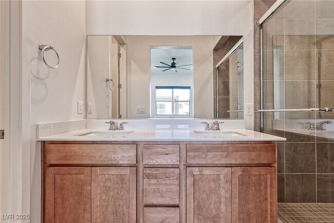 Building Photo - 643 Grey Saker St