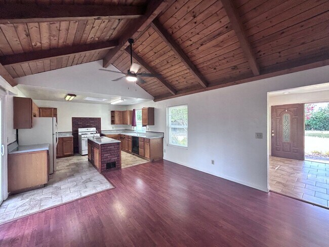 Building Photo - 441 Haggin Ave