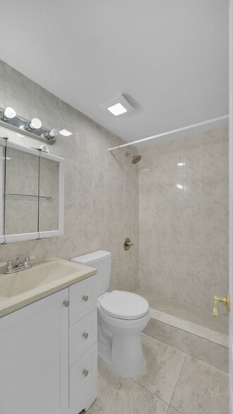 Building Photo - 1917 SW 107th Ave