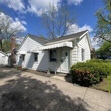 Building Photo - Charming 2-Bedroom Ranch for Lease in Warren