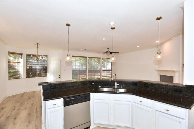 Building Photo - 1503 Natural Bridge Ln