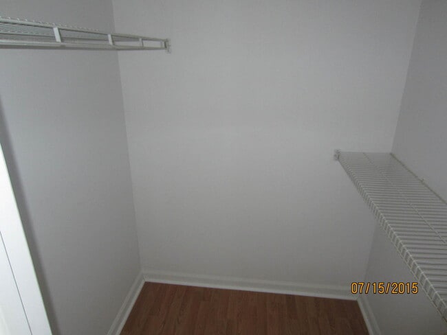 Building Photo - Columbia County charmer!