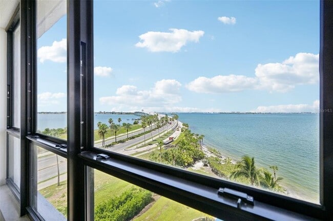 Building Photo - 11 Sunset Dr