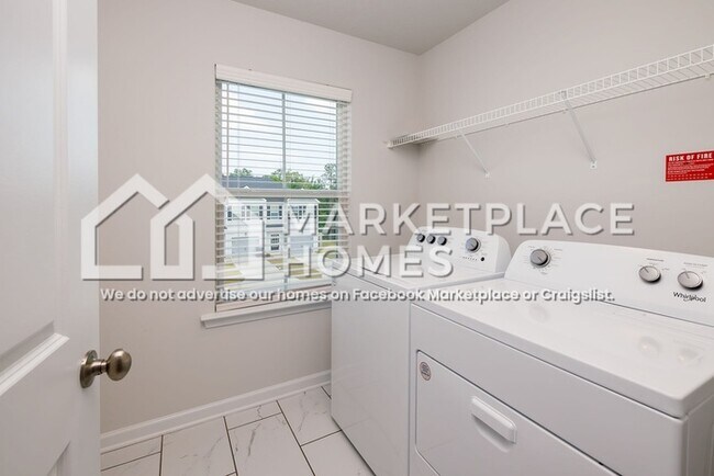 Building Photo - 3423 Briar Rose Ct