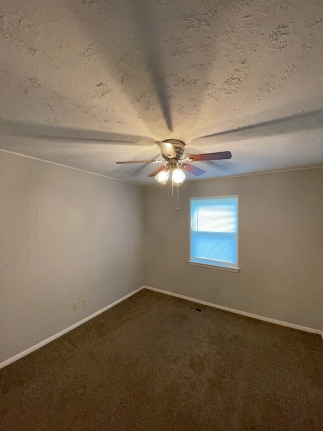 Building Photo - 5608 Spring Garden Ln