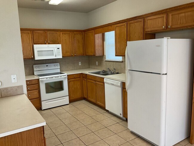 Building Photo - 800-804 Quarter Horse Trail