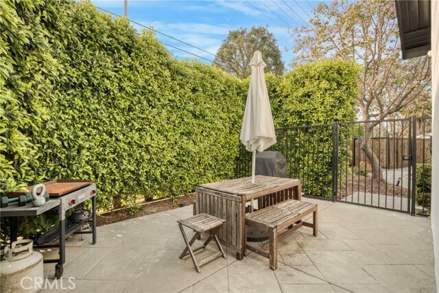 Building Photo - 7302 Woodley Ave