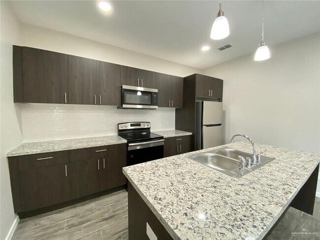 Building Photo - 8 N 59th St