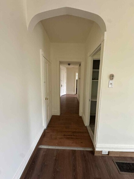 Building Photo - 635 Chestnut St