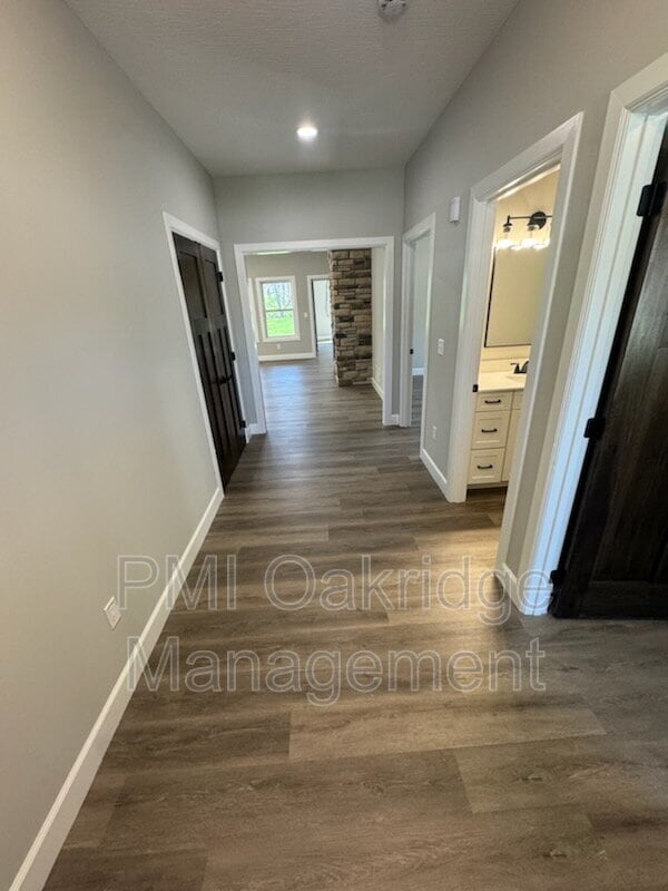 Building Photo - 955 Winter Ridge Dr