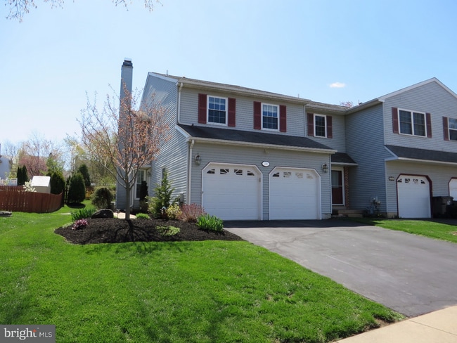 Building Photo - 208 Red Haven Dr