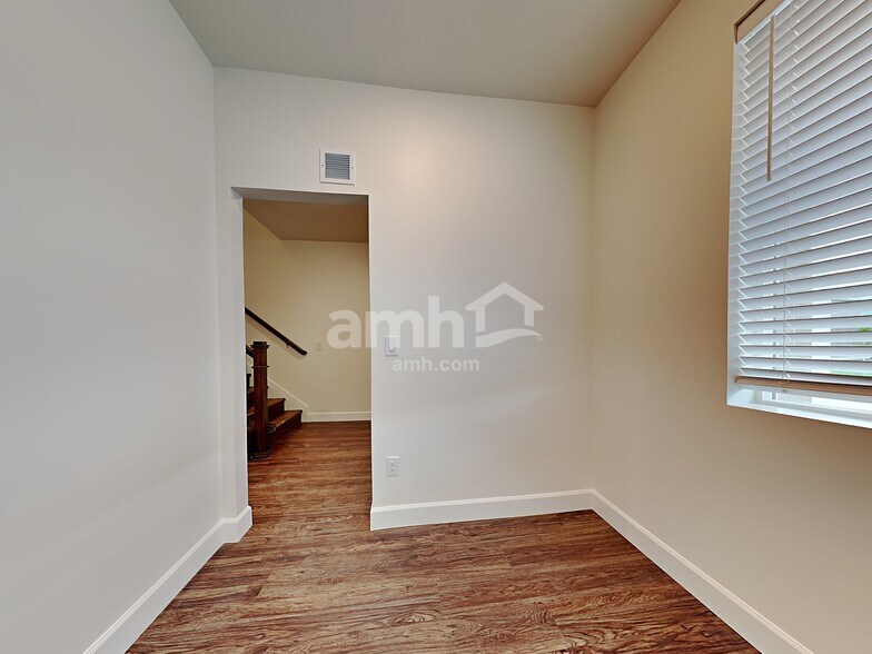 Building Photo - 212 Allen Ln