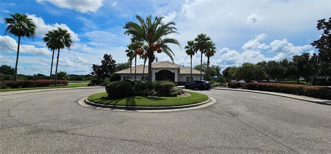 Building Photo - 12425 Fairlawn Dr