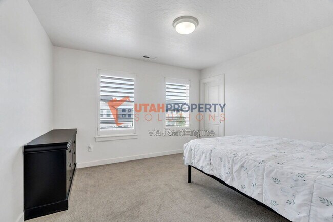 Building Photo - 213 W Prickly Pear Dr
