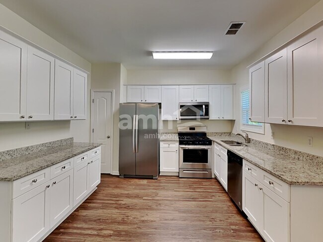 Building Photo - 303 Millpond Pkwy